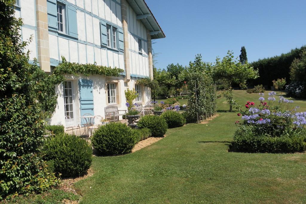 Les Volets Bleus Arcangues Exterior foto